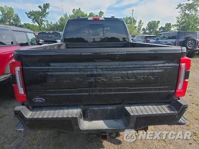 2025 Ford Super Duty F-250 Platinum Crew Cab Medium Bed - zdjęcie 5 z 22 - miniatura