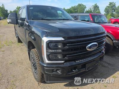 2025 Ford Super Duty F-250 Platinum Crew Cab Medium Bed - zdjęcie 3 z 22 - miniatura