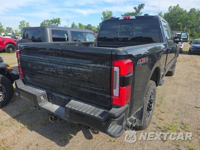 2025 Ford Super Duty F-250 Platinum Crew Cab Medium Bed - zdjęcie 4 z 22 - miniatura