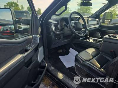 2025 Ford Super Duty F-250 Platinum Crew Cab Medium Bed - zdjęcie 13 z 22 - miniatura