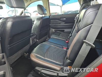 2022 Nissan Pathfinder Platinum - zdjęcie 13 z 23 - miniatura