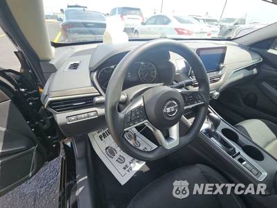 2025 Nissan Altima SV - zdjęcie 11 z 18 - miniatura