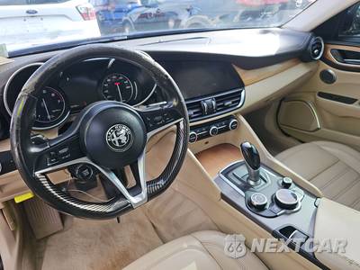 2017 Alfa Romeo Giulia Ti - zdjęcie 11 z 32 - miniatura