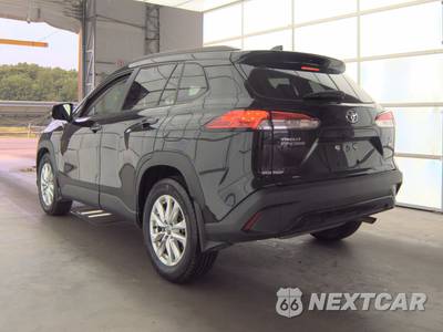 2023 Toyota Corolla Cross LE - zdjęcie 8 z 30 - miniatura