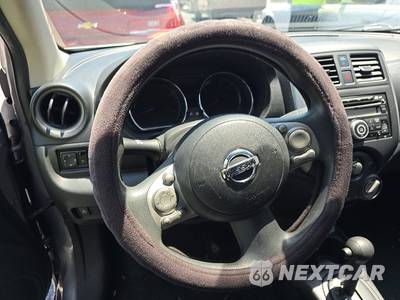 2012 Nissan Versa 1.6 SV Sedan - zdjęcie 10 z 29 - miniatura
