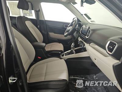 2025 Hyundai Venue SEL - zdjęcie 8 z 18 - miniatura