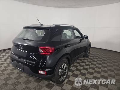 2025 Hyundai Venue SEL - zdjęcie 4 z 18 - miniatura
