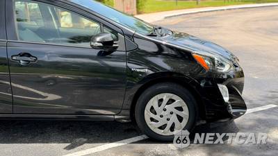 2016 Toyota Prius c One - zdjęcie 8 z 25 - miniatura