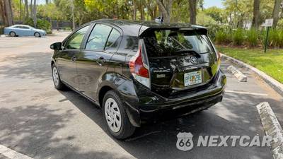 2016 Toyota Prius c One - zdjęcie 14 z 25 - miniatura