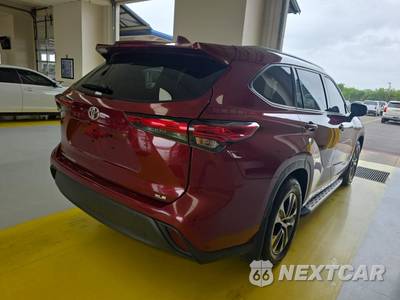 2022 Toyota Highlander XLE - zdjęcie 4 z 17 - miniatura