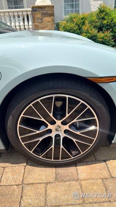 2025 Porsche Taycan - zdjęcie 6 z 28 - miniatura