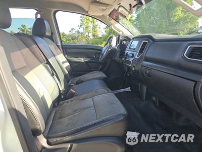 2017 Nissan TITAN S Crew Cab Short Bed - zdjęcie 8 z 18 - miniatura