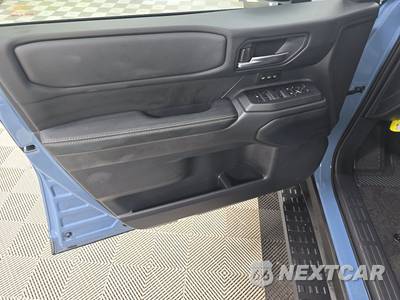 2025 Toyota Land Cruiser - zdjęcie 9 z 21 - miniatura