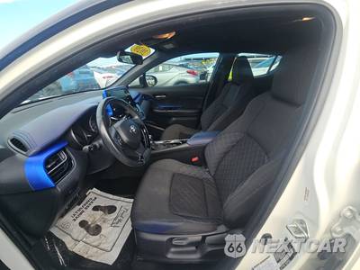 2020 Toyota C-HR XLE - zdjęcie 7 z 23 - miniatura