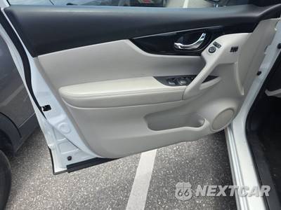 2022 Nissan Rogue Sport SL - zdjęcie 9 z 21 - miniatura
