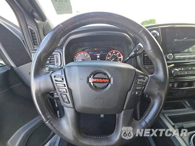 2020 Nissan TITAN PRO-4X Crew Cab Short Bed - zdjęcie 10 z 25 - miniatura