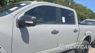 2020 Nissan TITAN PRO-4X Crew Cab Short Bed - zdjęcie 23 z 25 - miniatura