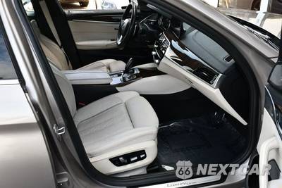 2017 BMW 5 Series Sedan 530i LUXURY LINE - zdjęcie 19 z 50 - miniatura