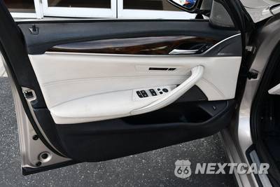 2017 BMW 5 Series Sedan 530i LUXURY LINE - zdjęcie 11 z 50 - miniatura
