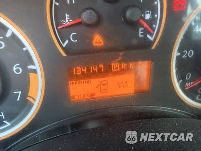 2014 Nissan TITAN PRO-4X Crew Cab Short Bed - zdjęcie 17 z 18 - miniatura