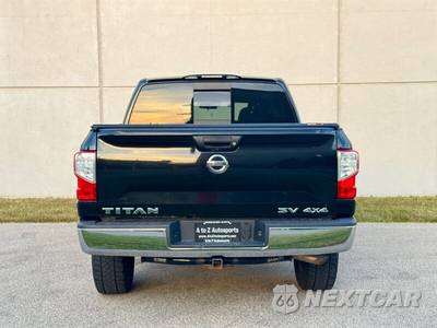 2018 Nissan TITAN SV Crew Cab Short Bed - zdjęcie 12 z 30 - miniatura