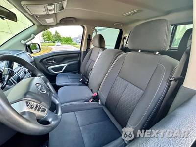 2018 Nissan TITAN SV Crew Cab Short Bed - zdjęcie 20 z 30 - miniatura