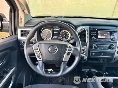 2018 Nissan TITAN SV Crew Cab Short Bed - zdjęcie 14 z 30 - miniatura