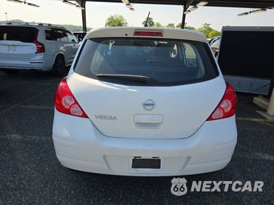 2009 Nissan Versa 1.8 S Hatchback - zdjęcie 5 z 39 - miniatura