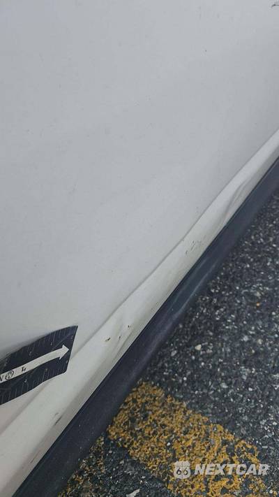 2009 Nissan Versa 1.8 S Hatchback - zdjęcie 27 z 39 - miniatura