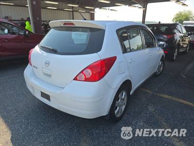 2009 Nissan Versa 1.8 S Hatchback - zdjęcie 4 z 39 - miniatura