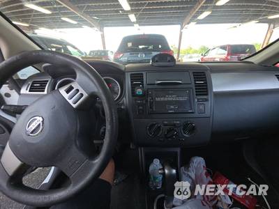 2009 Nissan Versa 1.8 S Hatchback - zdjęcie 11 z 39 - miniatura