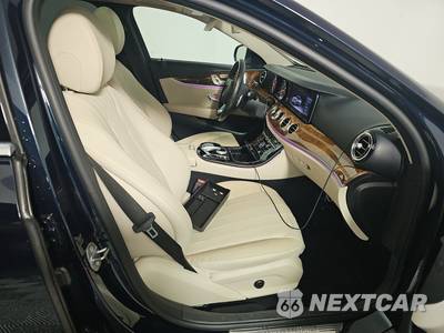 2018 Mercedes-Benz E 300 4MATIC Sedan - zdjęcie 8 z 28 - miniatura