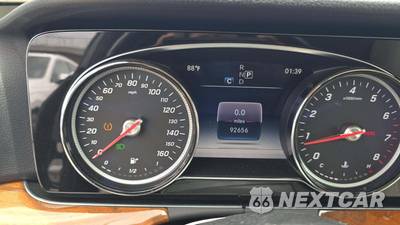 2018 Mercedes-Benz E 300 4MATIC Sedan - zdjęcie 27 z 28 - miniatura