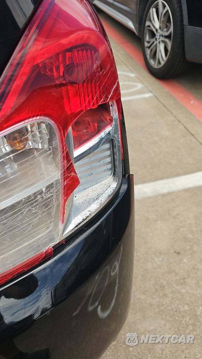 2018 Nissan Versa Sedan SV - zdjęcie 33 z 33 - miniatura