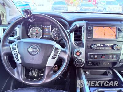 2019 Nissan TITAN PRO-4X Crew Cab Short Bed - zdjęcie 16 z 23 - miniatura