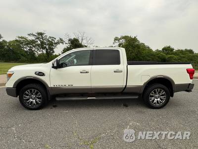 2019 Nissan TITAN XD Platinum Reserve Crew Cab Medium Bed - zdjęcie 8 z 51 - miniatura