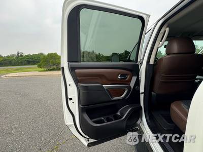 2019 Nissan TITAN XD Platinum Reserve Crew Cab Medium Bed - zdjęcie 16 z 51 - miniatura