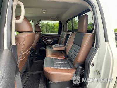 2019 Nissan TITAN XD Platinum Reserve Crew Cab Medium Bed - zdjęcie 18 z 51 - miniatura