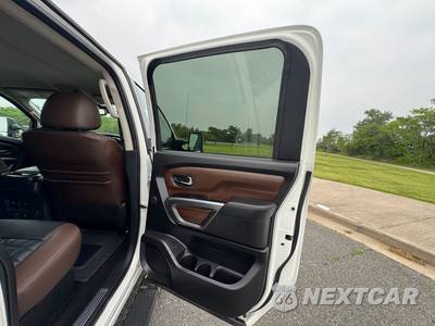2019 Nissan TITAN XD Platinum Reserve Crew Cab Medium Bed - zdjęcie 20 z 51 - miniatura