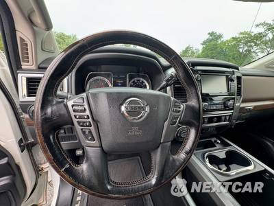 2019 Nissan TITAN XD Platinum Reserve Crew Cab Medium Bed - zdjęcie 39 z 51 - miniatura