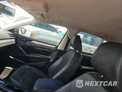 2014 Volkswagen Passat 1.8T S - zdjęcie 17 z 28 - miniatura