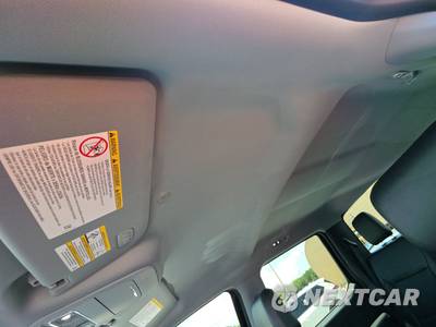 2025 Ford Super Duty F-250 Lariat Crew Cab Medium Bed - zdjęcie 17 z 21 - miniatura