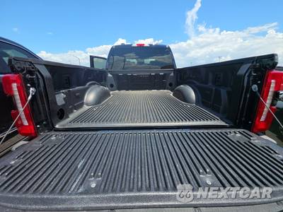 2025 Ford Super Duty F-250 Lariat Crew Cab Medium Bed - zdjęcie 16 z 21 - miniatura