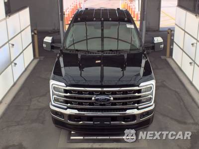 2025 Ford Super Duty F-250 Lariat Crew Cab Medium Bed - zdjęcie 2 z 21 - miniatura