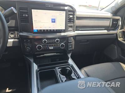 2025 Ford Super Duty F-250 Lariat Crew Cab Medium Bed - zdjęcie 11 z 21 - miniatura