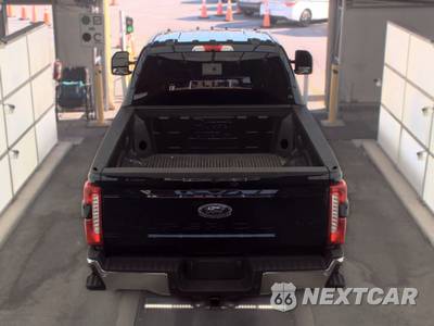 2025 Ford Super Duty F-250 Lariat Crew Cab Medium Bed - zdjęcie 5 z 21 - miniatura