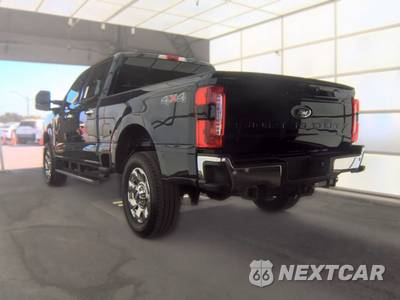 2025 Ford Super Duty F-250 Lariat Crew Cab Medium Bed - zdjęcie 6 z 21 - miniatura