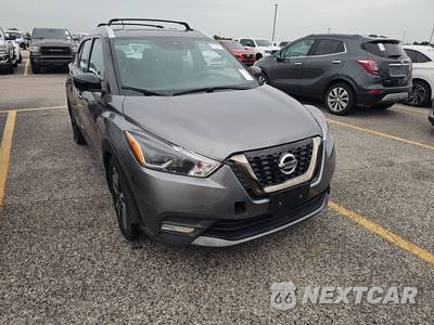 2020 Nissan Kicks SR - zdjęcie 2 z 18 - miniatura