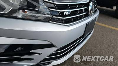 2017 Volkswagen Passat 1.8T R-Line w/Comfort Pkg - zdjęcie 21 z 41 - miniatura