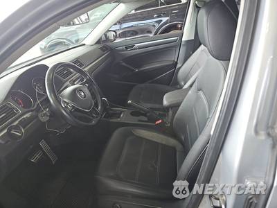 2017 Volkswagen Passat 1.8T R-Line w/Comfort Pkg - zdjęcie 7 z 41 - miniatura